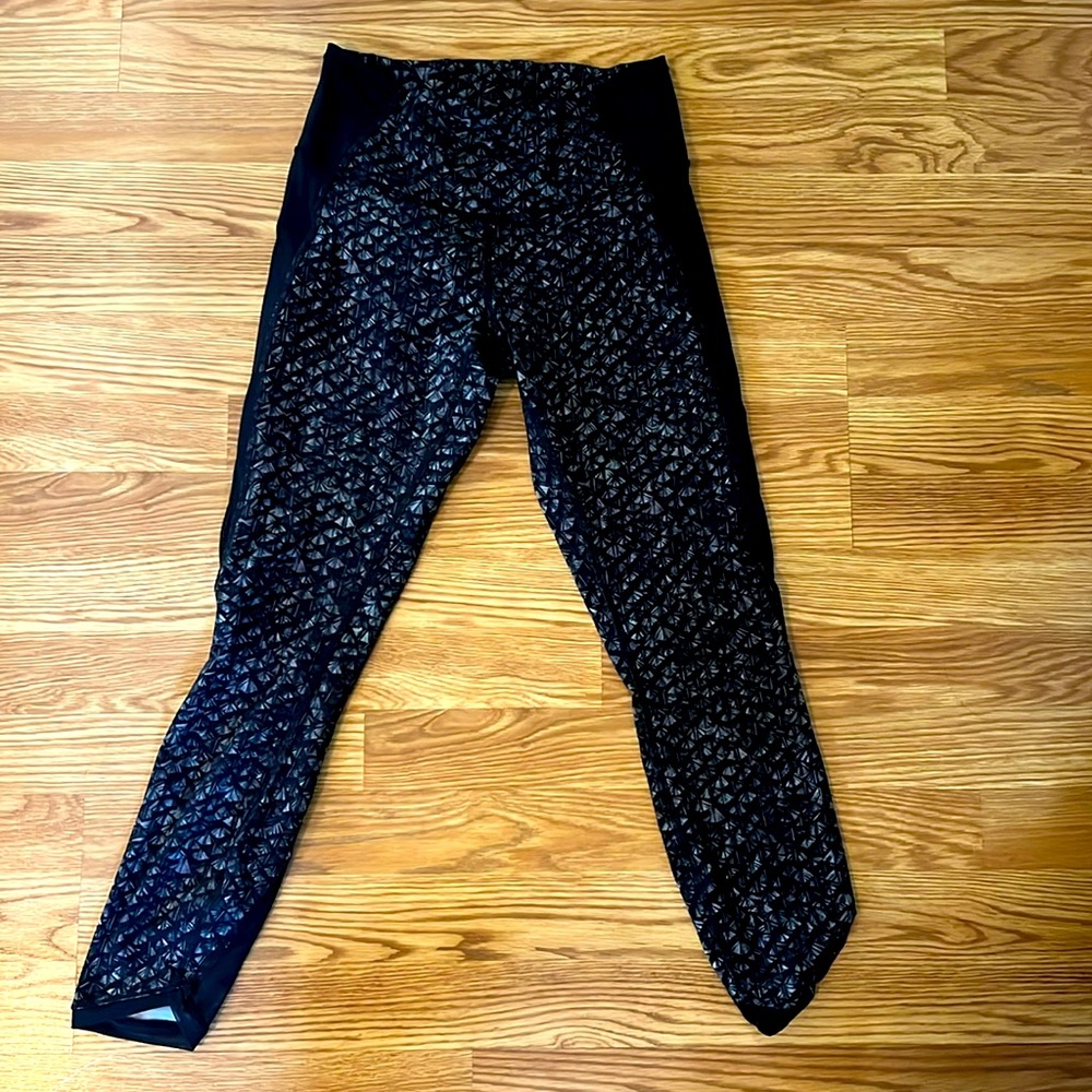 Lululemon black & gray leggings